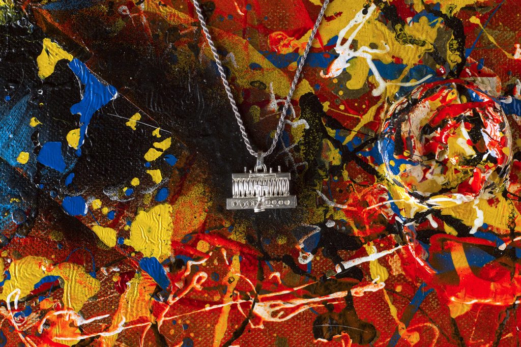 Dispensador del calor.Escultura miniatura plata 925.2.6x1.8cm. Dispensador del calor.Escultura miniatura plata 925.2.6x1.8cm.